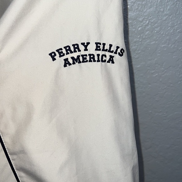 Perry Ellis American Active Cream Vintage Windbreaker/ Jacket - Picture 4 of 7